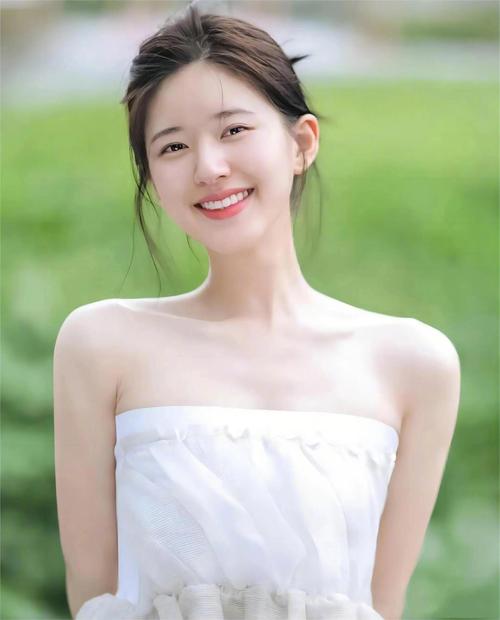 小红书代言人赵露思领衔！欧阳娜娜、周笔畅、张钧甯等创作者如何玩转内容？